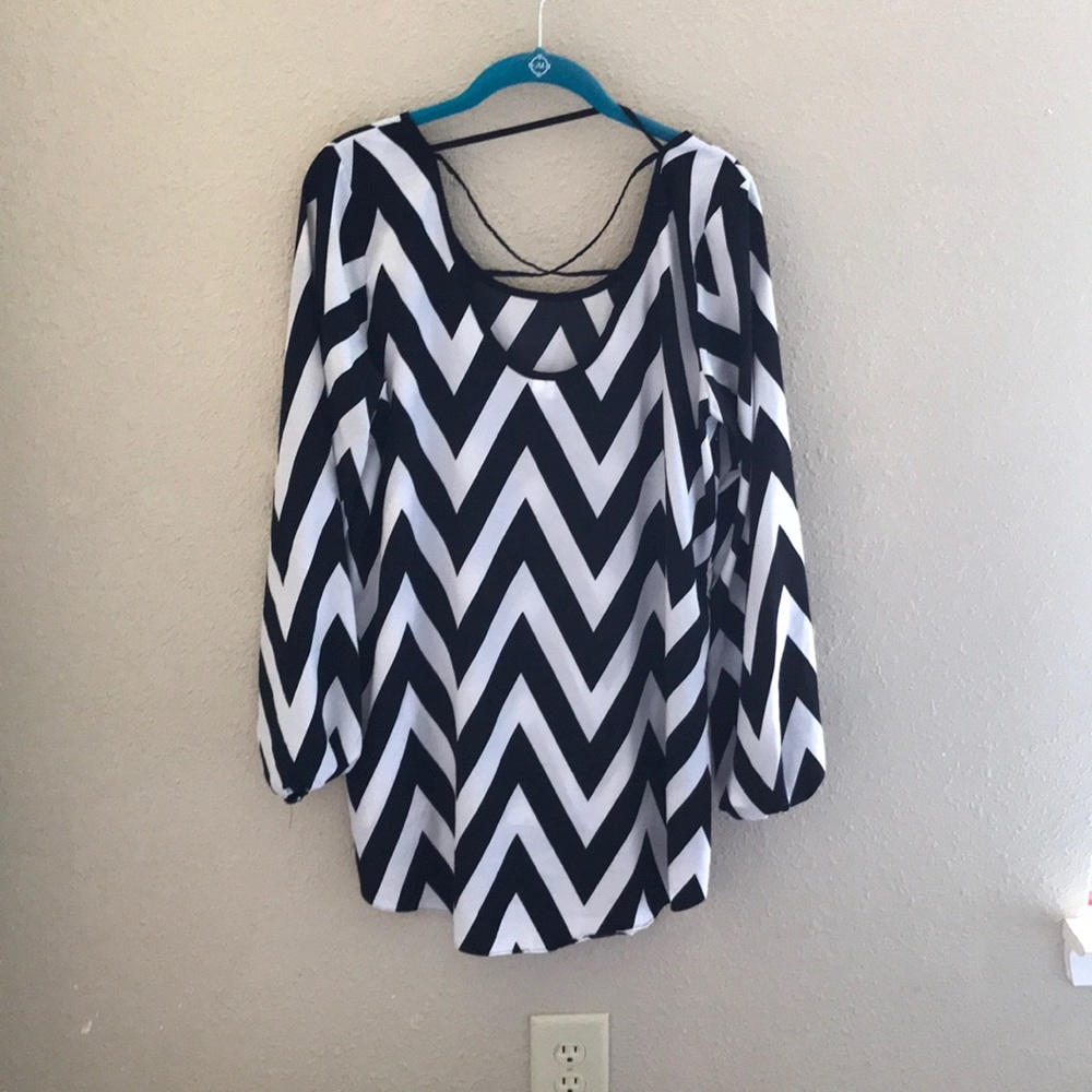 Flowy chevron top